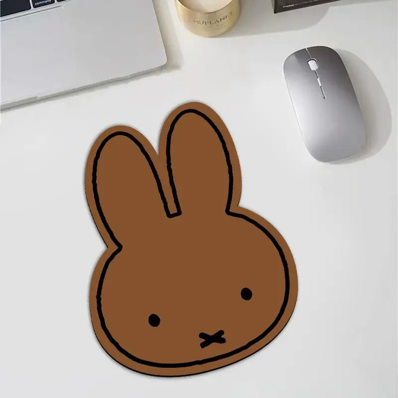 かわいいミッフィーのウサギ型マウスパッド、おしゃれなオフィス - Gaming Keyboard And Mouse Pad のレビューと価格